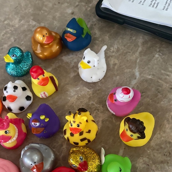 Colorful Assorted Rubber Duck Toy Set - Picture 4 of 4